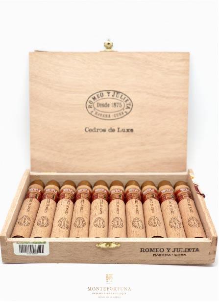 Romeo y Julieta Cedros Deluxe Box